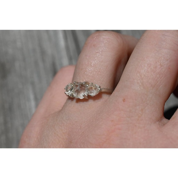 alternative raw diamond engagement ring raw crystal size 4 5 6 7 8 8 9 1… - Picture 4 of 5